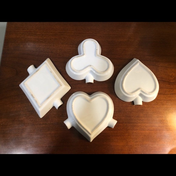 Vintage card suit individual ashtrays - Picture 3 of 4